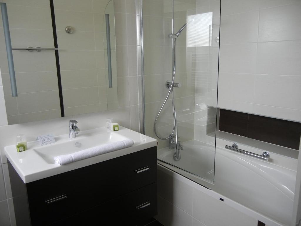 Suite 40 Parkside,1528262221:JPEG